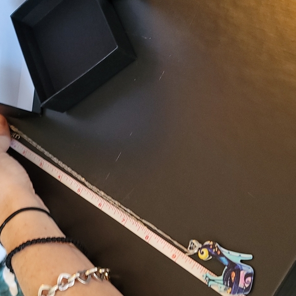 NIGHTMARE BEFORE CHRISTMAS NECKLACE - Picture 5 of 8